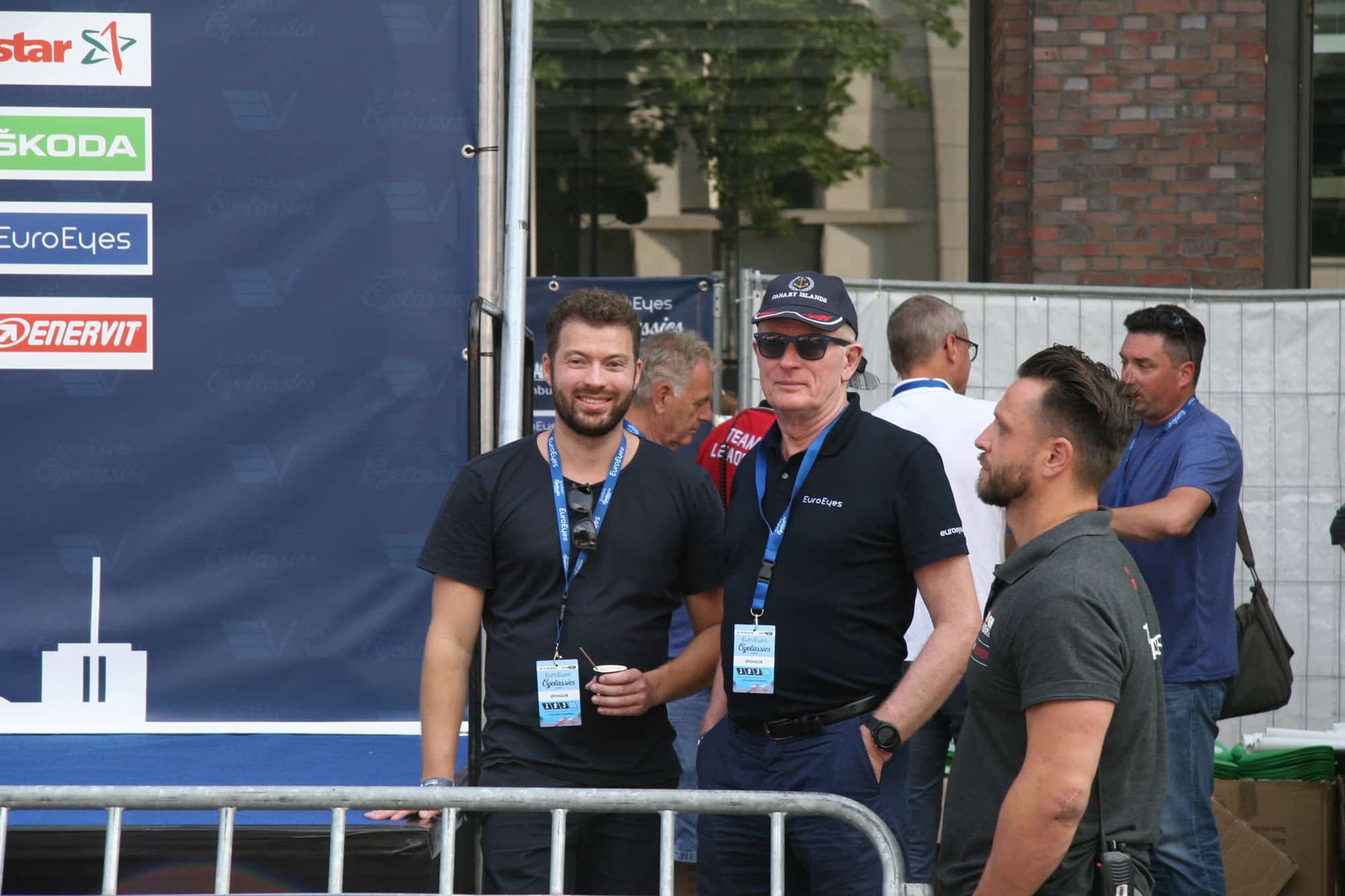 Jannik Jørgensen mit Dr. Jørn Jørgensen, Gründer und Geschäftsführer von EuroEyes